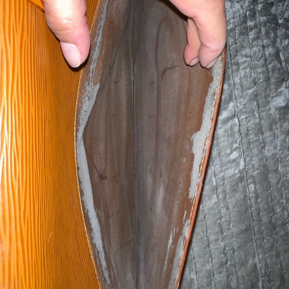 Louis Vuitton Preloved Epi leather briefcase needs some attention good condition - Picture 16 of 16